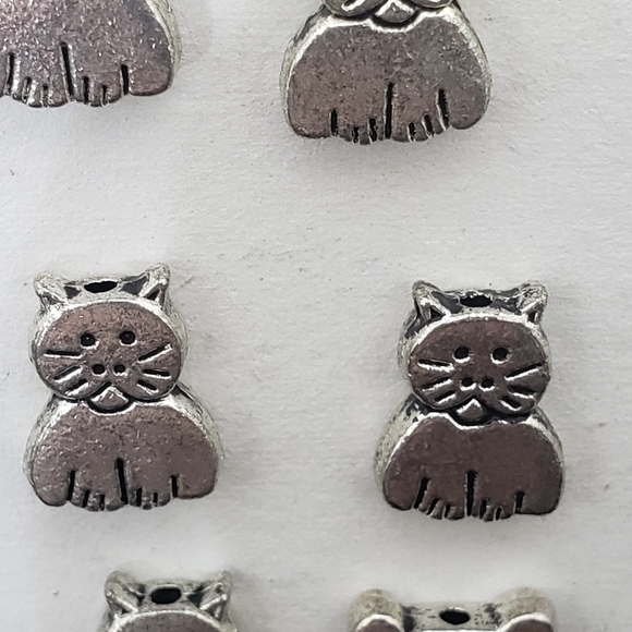 17 Cat Beads And 1 Mouse Bead - Picture 6 of 8